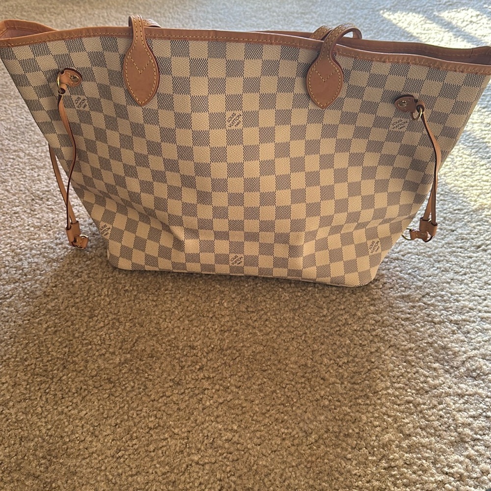 Louis Vuitton Neverfull MM
Rose Ballerine